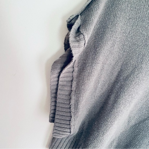 dots Women's Dark Gray Short Sleeve V Neck Knit Sweater Size Large - Picture 9 of 10